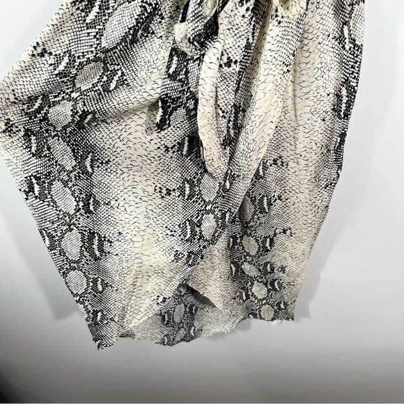 Paper Heart Boutique Python Snakeskin Printed Long Sleeve Wrap Style Dress XS - Picture 3 of 5